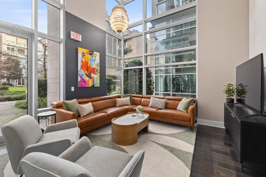 406 1616 Columbia Street