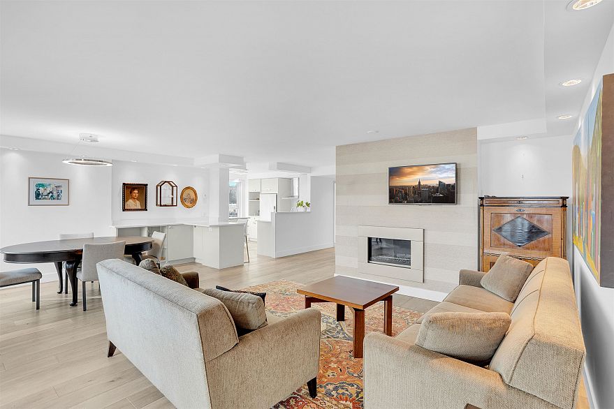 1002 1566 W 13th Avenue