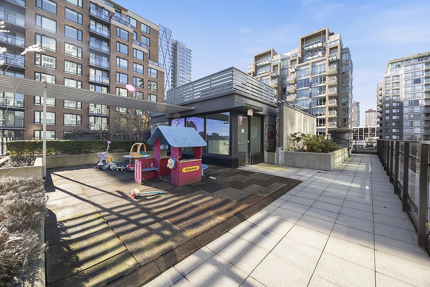 1801 1088 Richards Street