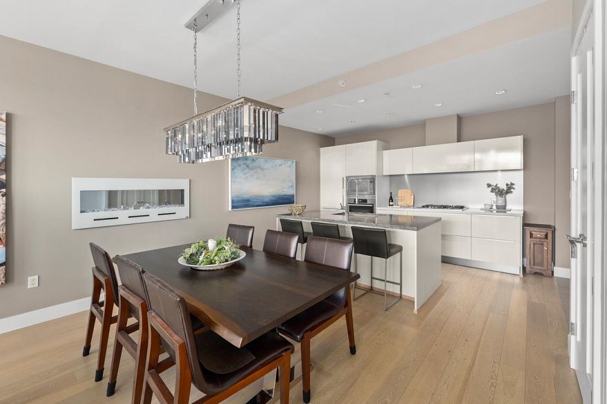 406 1616 Columbia Street