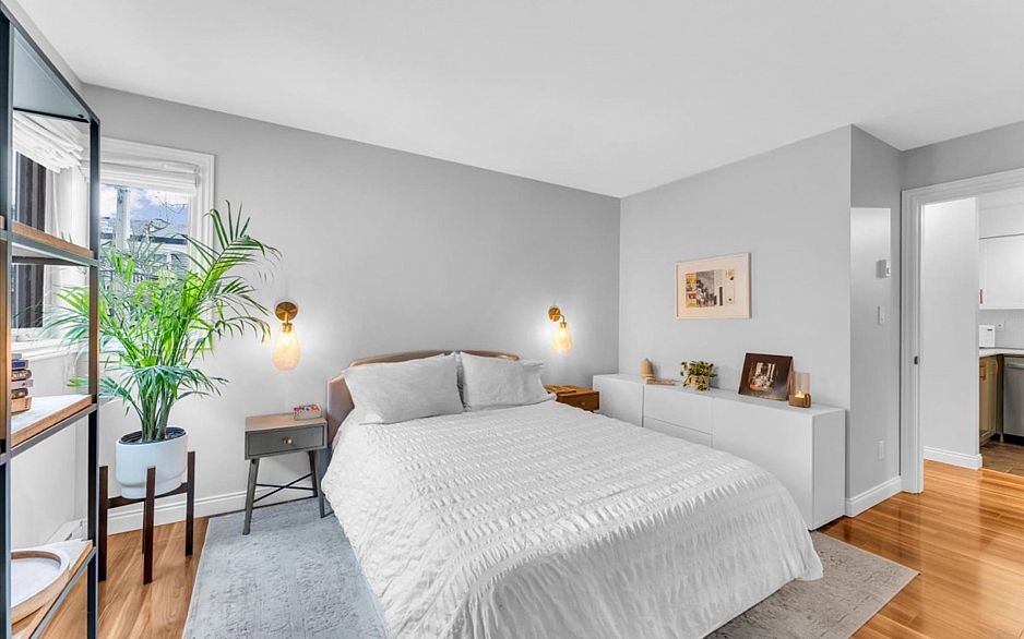 208 1516 E 1st Avenue