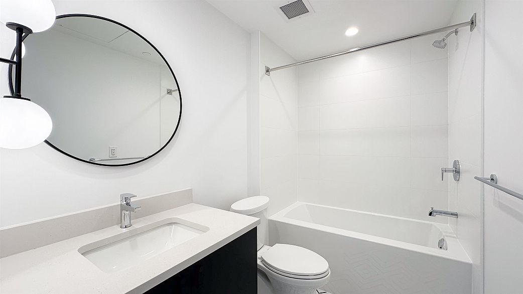 204 1680 E 12th Avenue