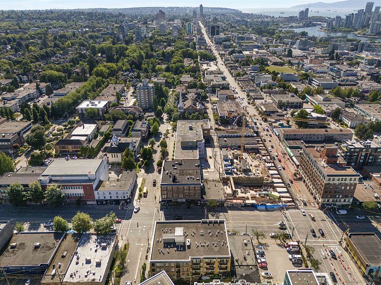 212 205 E 10th Avenue