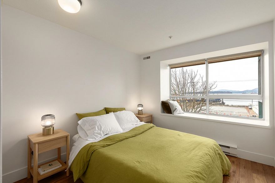 207 2211 Wall Street