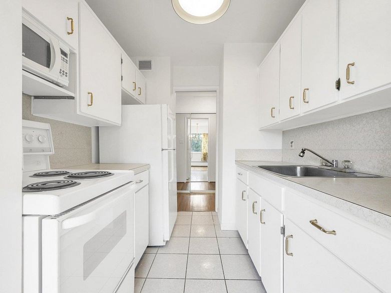 204 6026 Tisdall Street