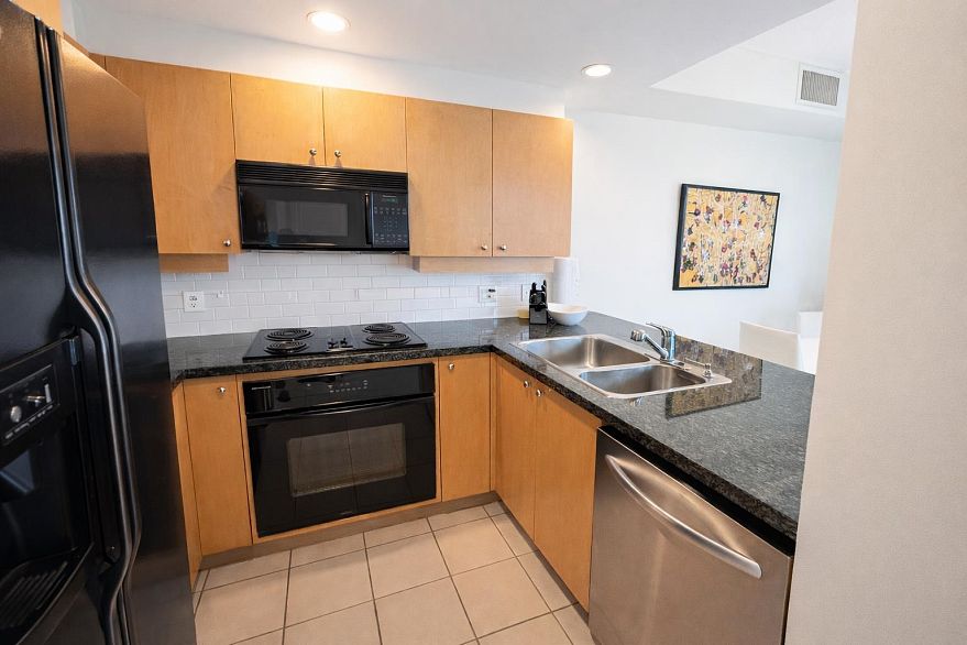 1204 1710 Bayshore Drive