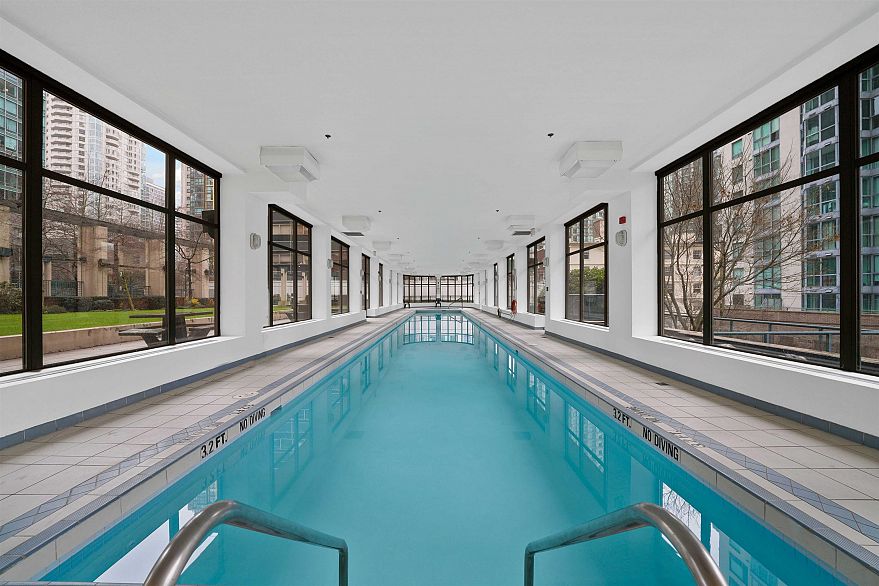 3402 1239 W Georgia Street