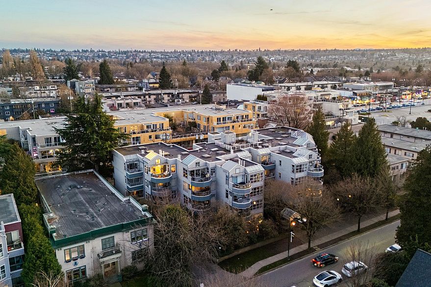 409 2250 W 3rd Avenue