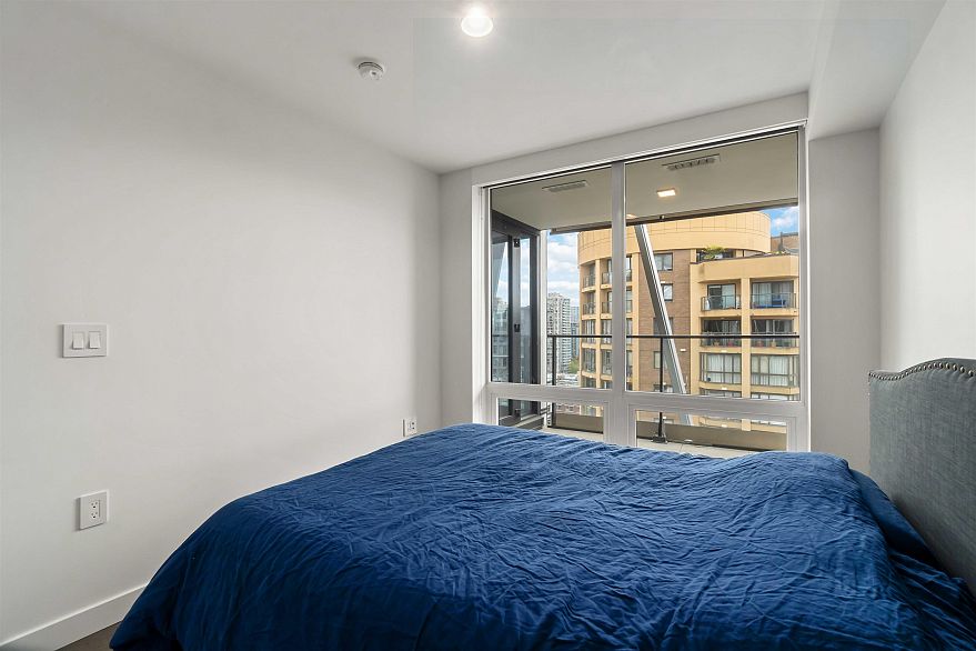 1305 1111 Richards Street