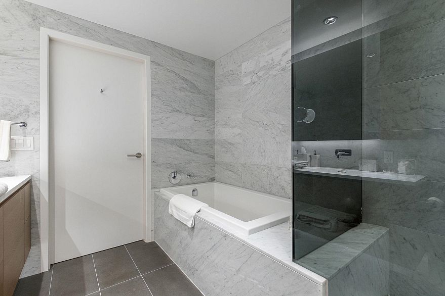 5205 1289 Hornby Street