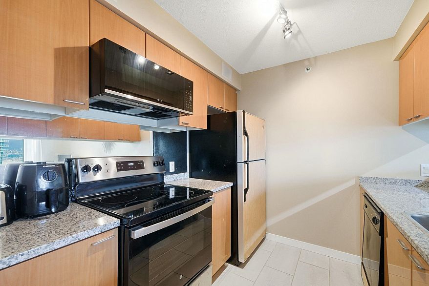 1903 1288 W Georgia Street