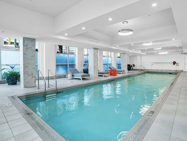 802 1318 Homer Street