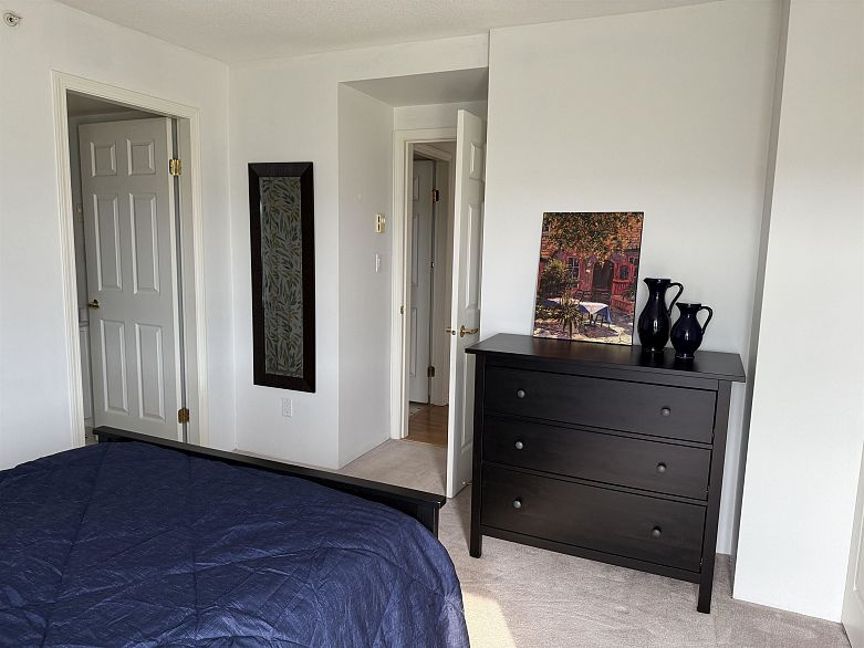 1203 5189 Gaston Street