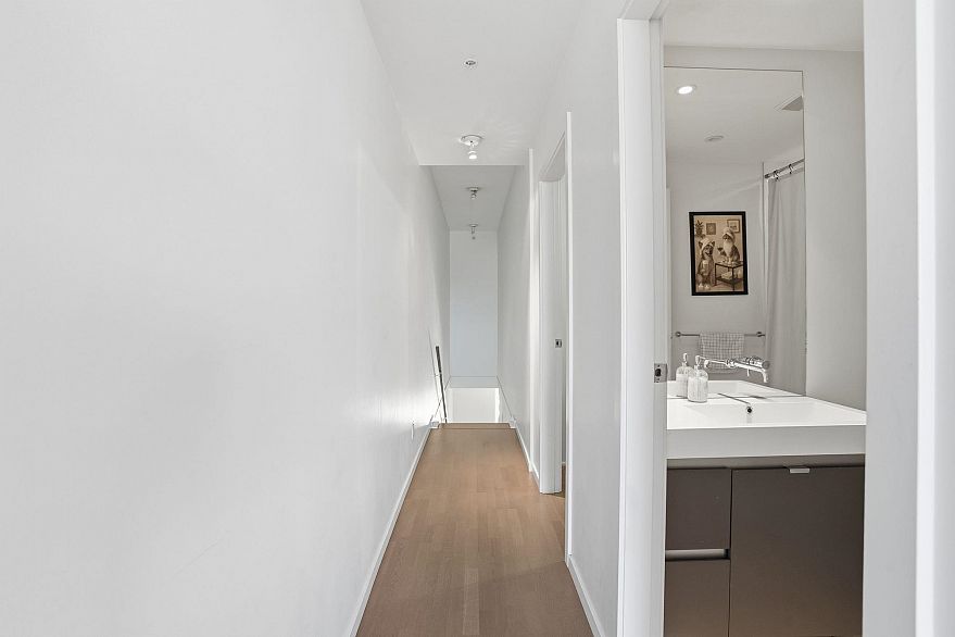 309 133 E 8th Avenue