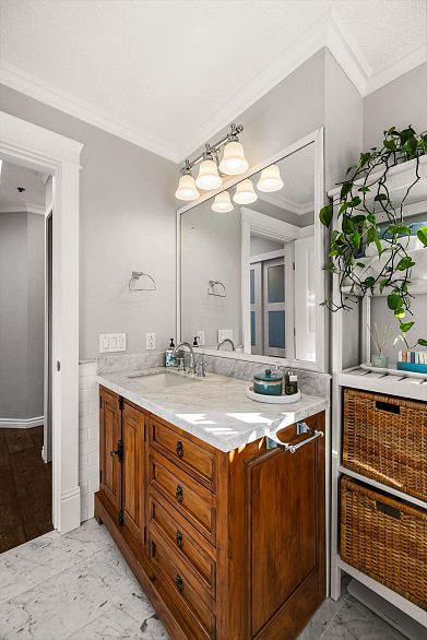 401 1925 W 2nd Avenue