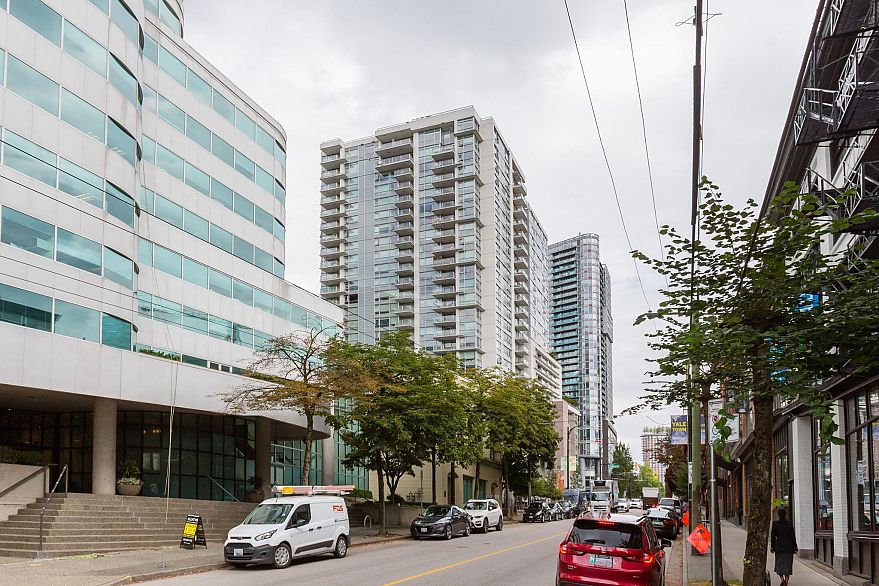 1003 821 Cambie Street