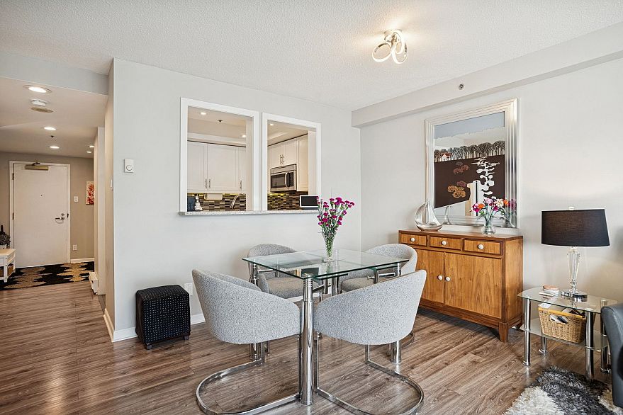 203 1008 Beach Avenue