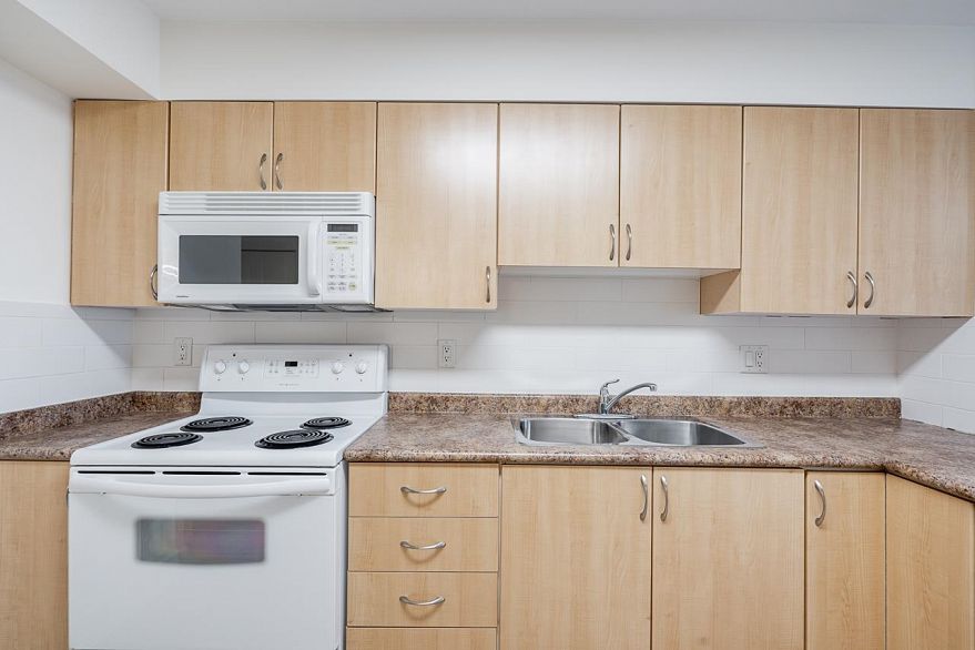 303 3423 E Hastings Street