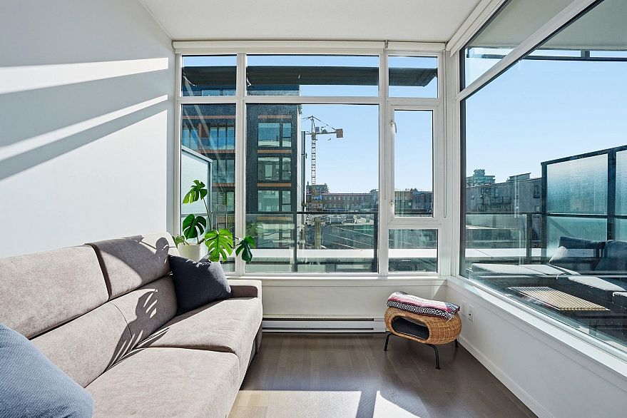 309 133 E 8th Avenue