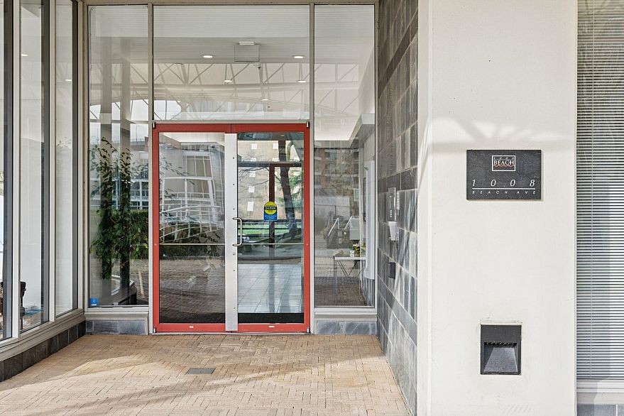 203 1008 Beach Avenue