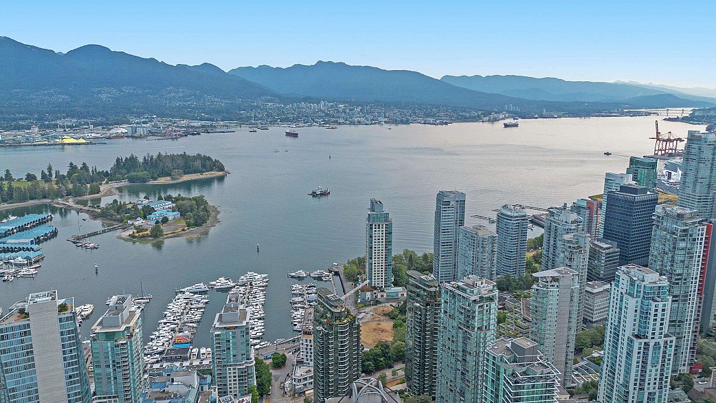 601 738 Broughton Street