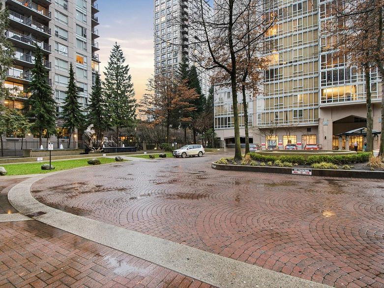 1205 950 Cambie Street