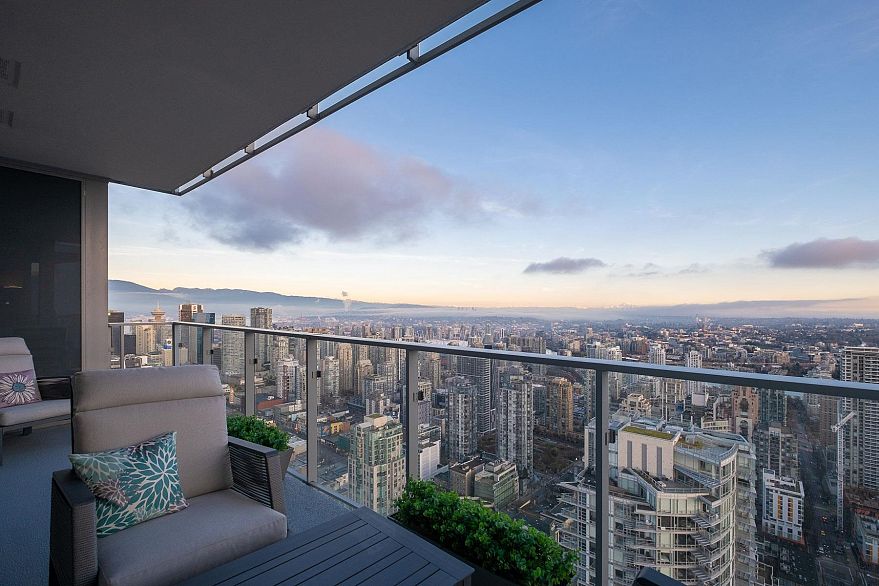 5205 1289 Hornby Street