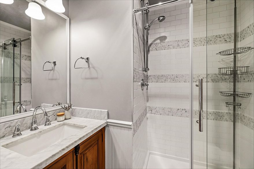 401 1925 W 2nd Avenue