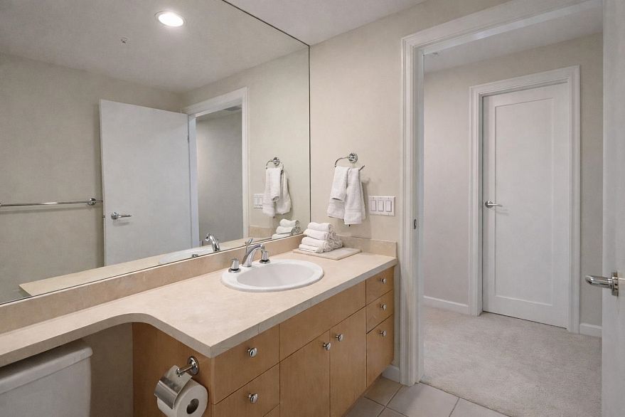 1204 1710 Bayshore Drive