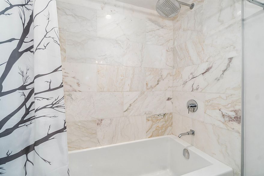 104 2910 Ontario Street