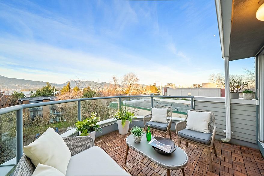 409 2250 W 3rd Avenue