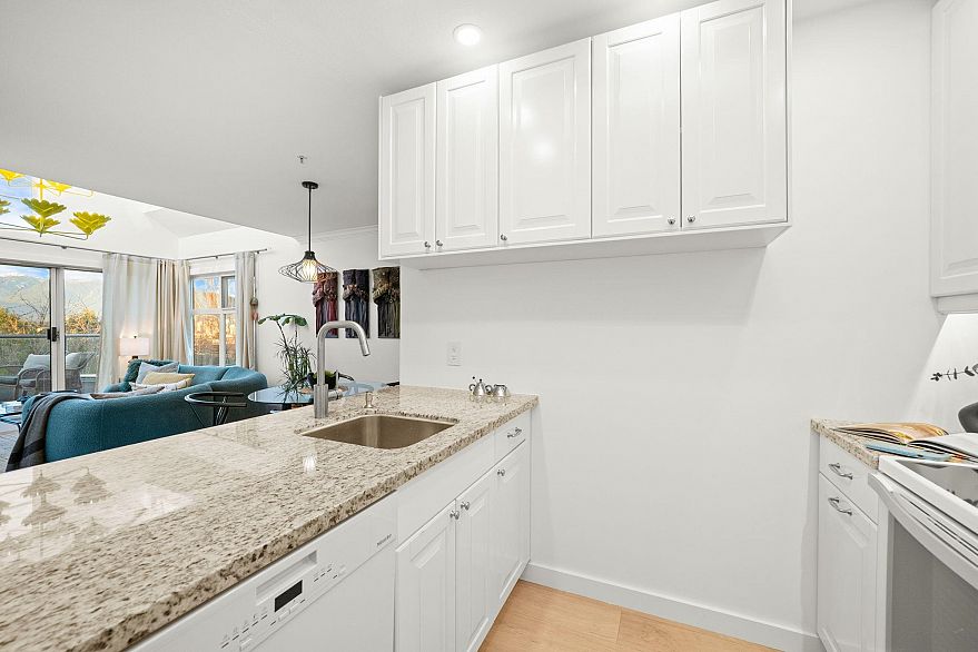 409 2250 W 3rd Avenue