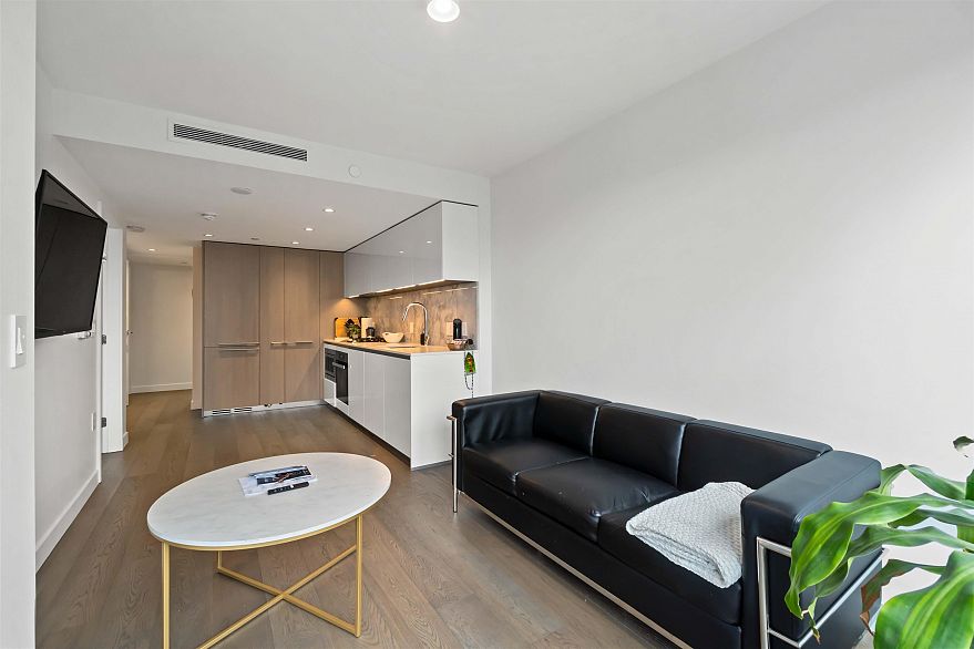 1305 1111 Richards Street