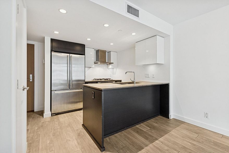 816 1618 Quebec Street