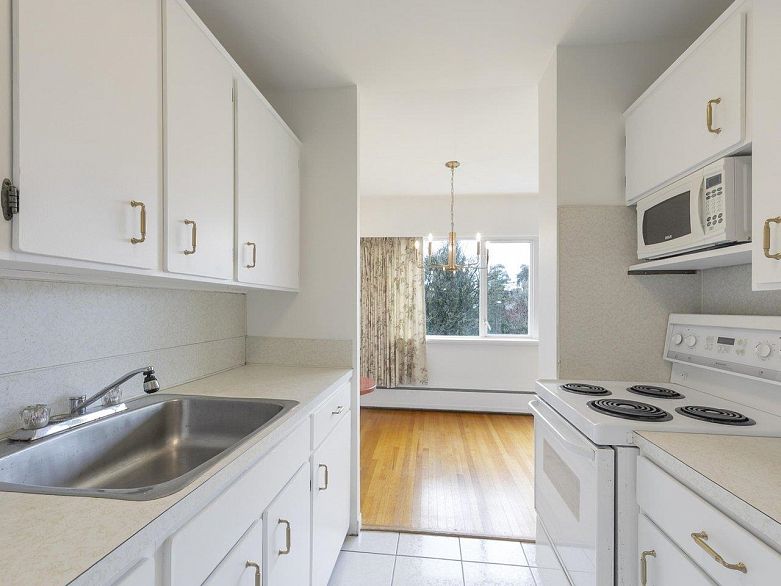 204 6026 Tisdall Street