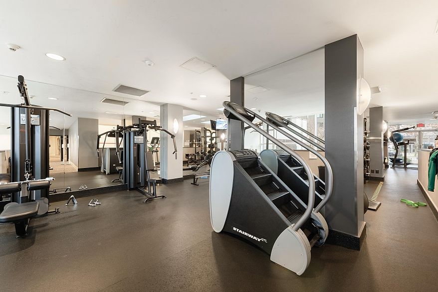 808 1495 Richards Street