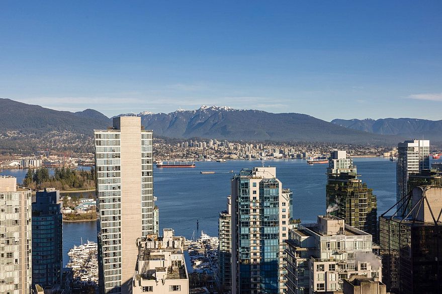 3102 1482 Robson Street