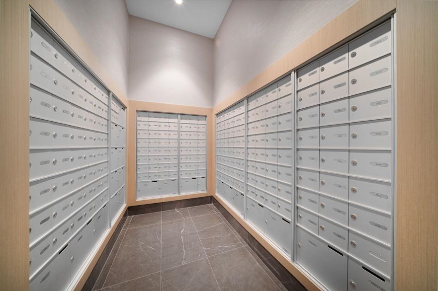 1902 5608 Berton Avenue