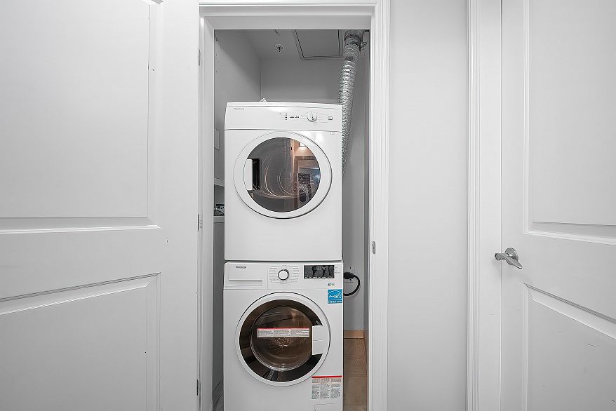 303 1211 Melville Street