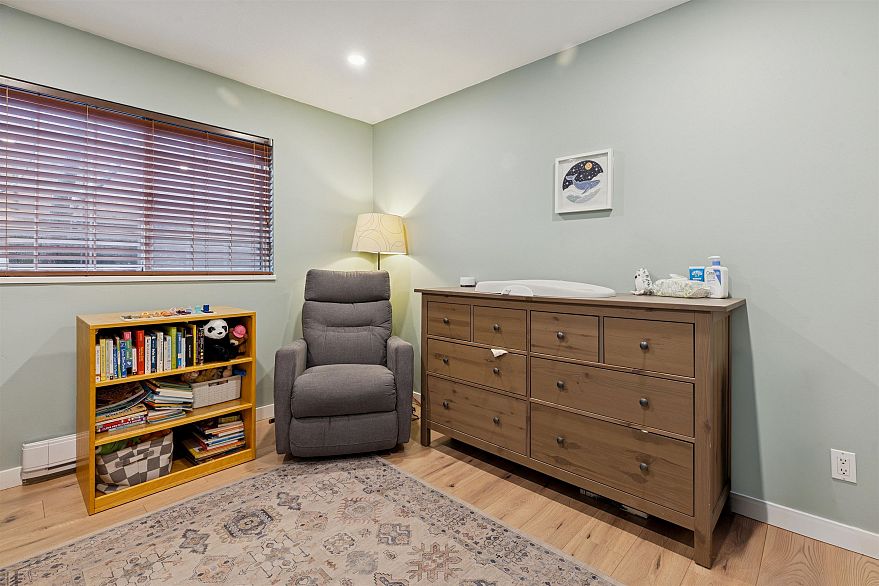 102 1689 E 4th Avenue