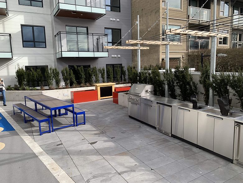 204 1680 E 12th Avenue