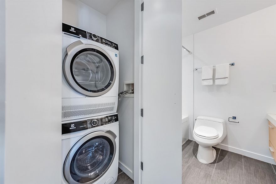 308 2528 Maple Street