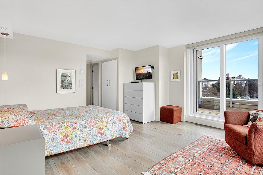 1002 1566 W 13th Avenue