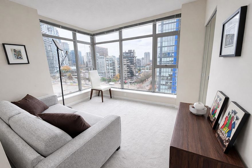 1204 1710 Bayshore Drive