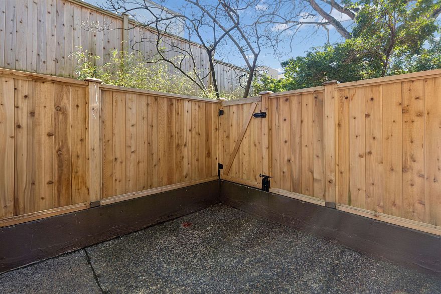 102 1689 E 4th Avenue