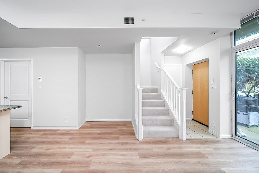 303 1211 Melville Street