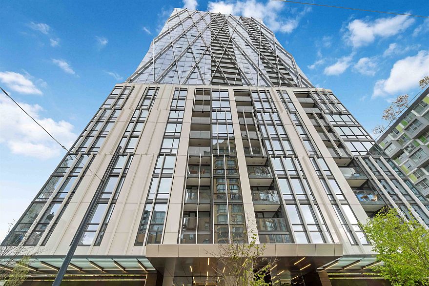 1305 1111 Richards Street