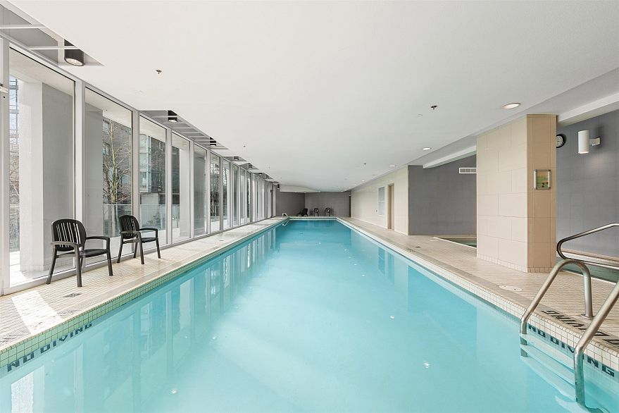 808 1495 Richards Street