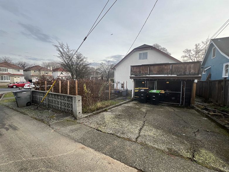 1311 Kamloops Street