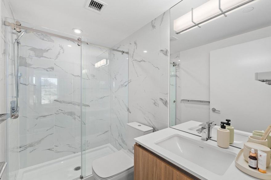 306 209 E 20th Avenue